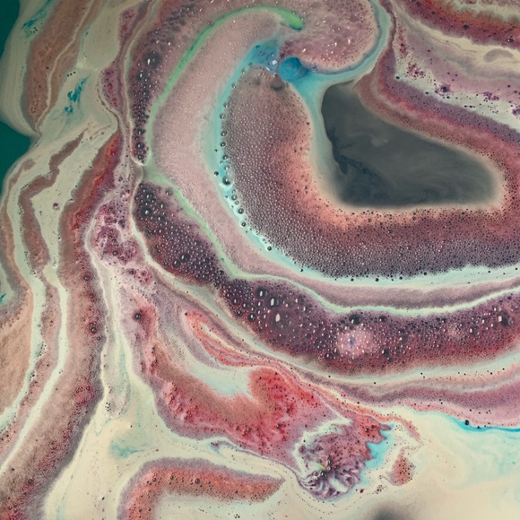 Meet your Posher, Amanda - Picture 1 of 1